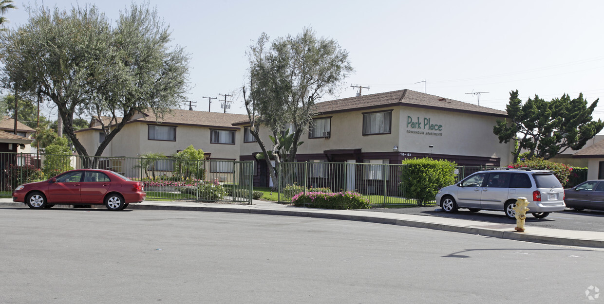 Park Place - Park Place Townhouse Apartments