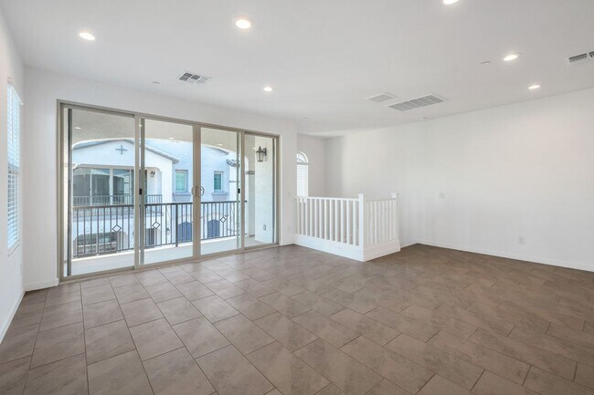 Foto del edificio - Like Brand New Luxurious Modern 3 Bedroom ...
