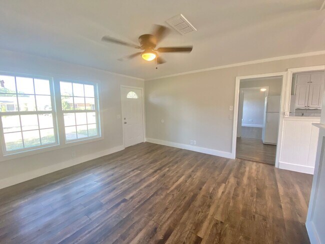 Foto del edificio - Now Available for 3/2 home near Maxey Park and Covenant Hospital