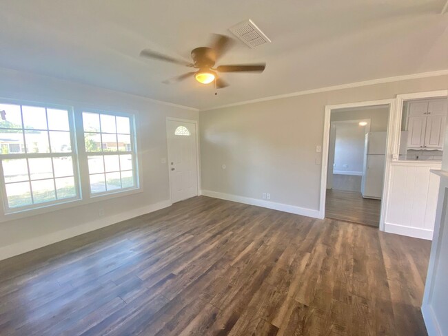 Foto del edificio - Pre- leasing now for 3/2 home near Maxey Park and Covenant Hospital