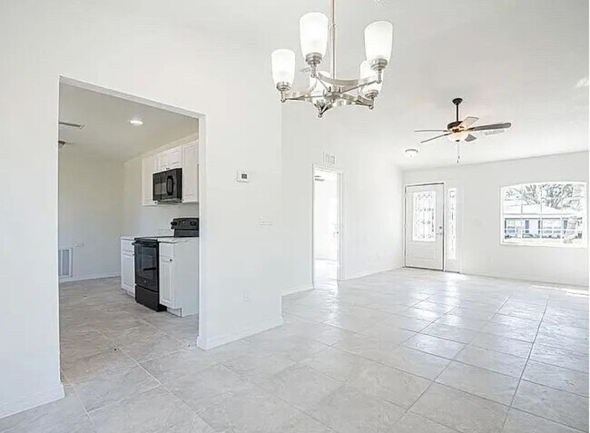 Foto del edificio - 3/2/1 Single Family Home Available – Cozy,...
