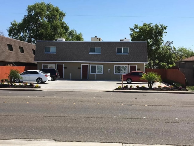 Building Photo - 1812 N Tracy Blvd