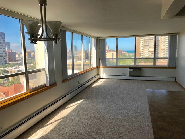 Foto del edificio - 6171 N Sheridan Rd
