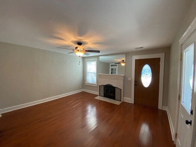 Building Photo - Charming Home In the Avenues Remodeled!!!