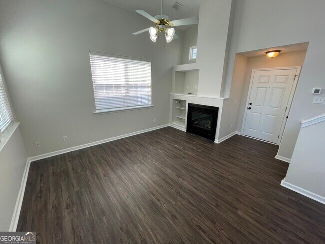 Foto del edificio - 906 W Oaks Dr