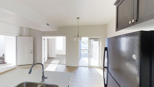 Building Photo - 3 br, 2 bath Condo - 45 South Main Street 201
