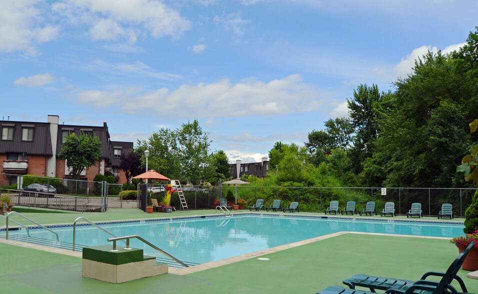 rachel gardens apartments pine brook nj primary photo
