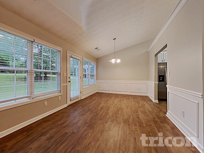 Building Photo - 35 Crooked Creek Dr