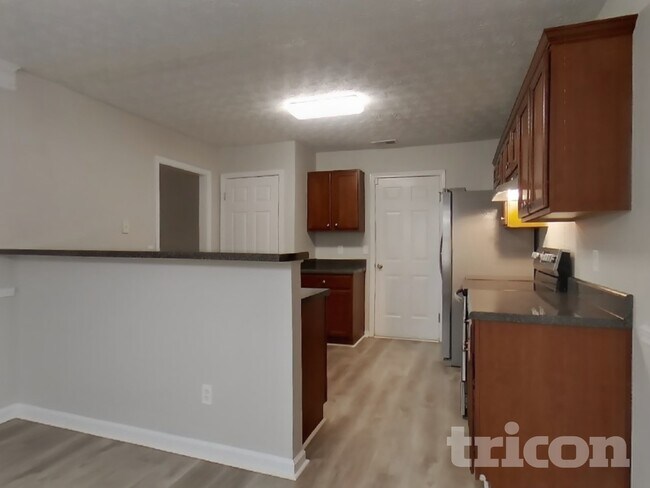 Foto del edificio - 4003 Riverside Pkwy