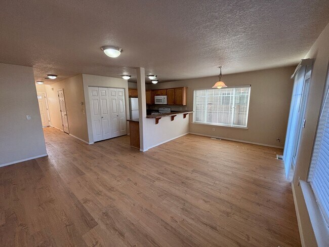 Foto del edificio - 3 Bedroom 2.5 Bath Duplex