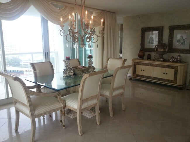 Foto del edificio - 16400 Collins Ave
