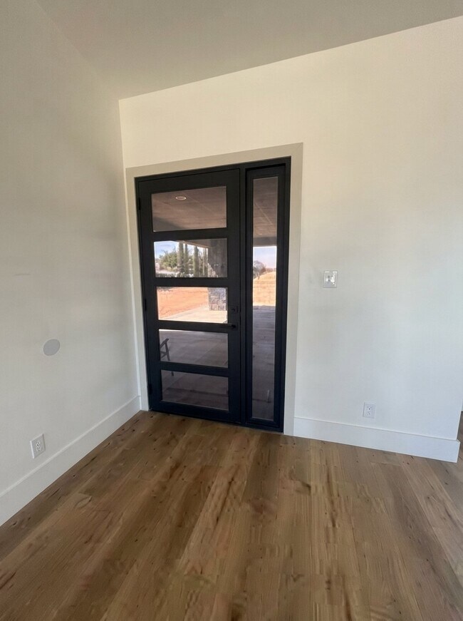 Foto del edificio - 17499 Sequoia St