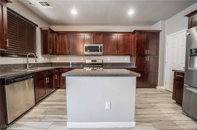 Building Photo - 5994 Attavilla Dr