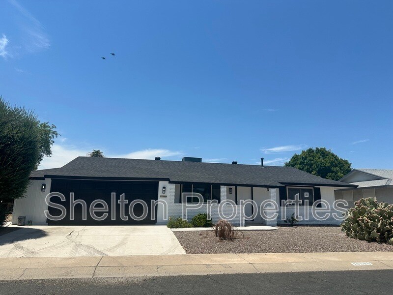 Photo - 10806 W Camelot Cir