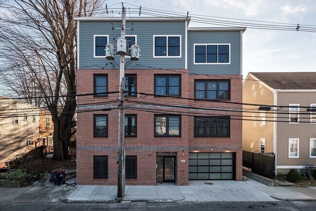 Building Photo - 117 Addison St