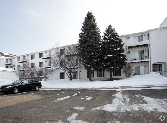 Building Photo - Pennock Place