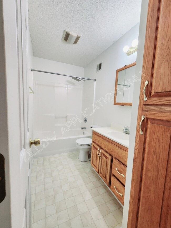 Foto del edificio - 230 S Keeler St