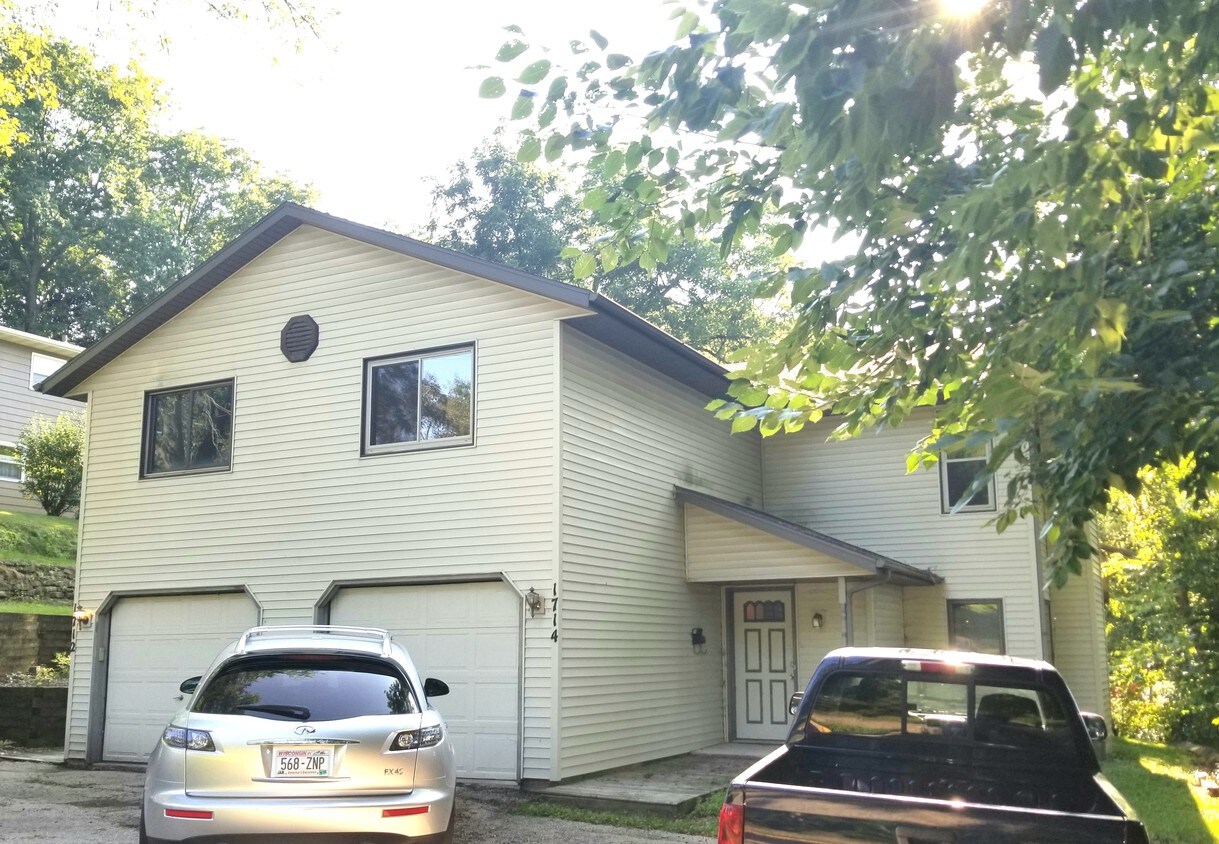 1712 Parmenter St, Middleton, WI 53562 Townhome Rentals in Middleton