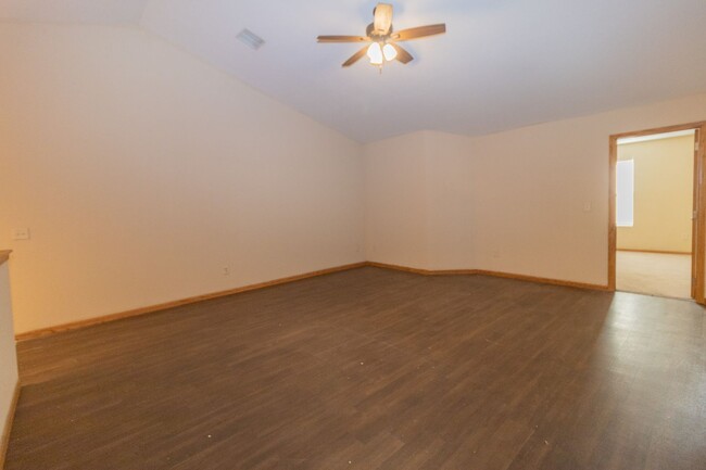 Building Photo - Affordable rental!!!