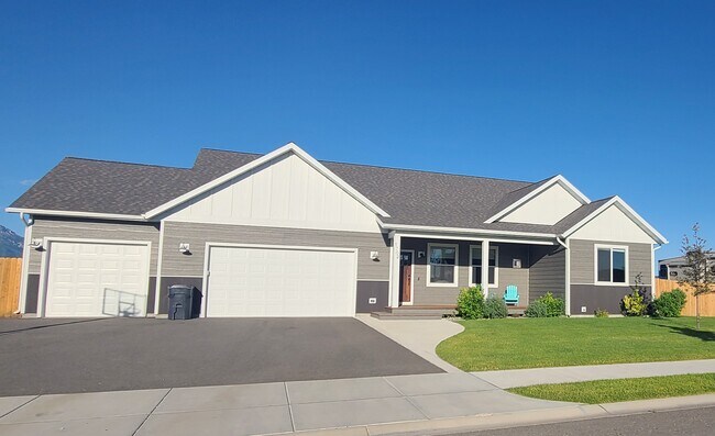 Building Photo - 1702 Roundup Blvd