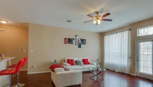 Foto del edificio - 3617 Varden St