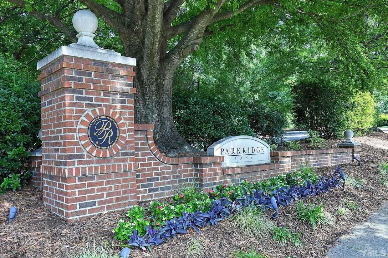 Foto principal - 1011 Nicholwood Dr