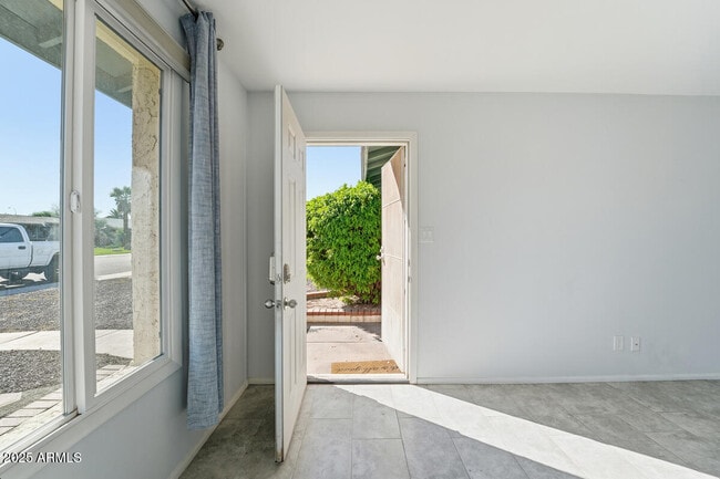 Foto del edificio - 1644 E Broadmor Dr