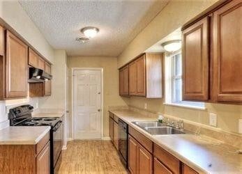 Building Photo - 818 Sequoia Dr