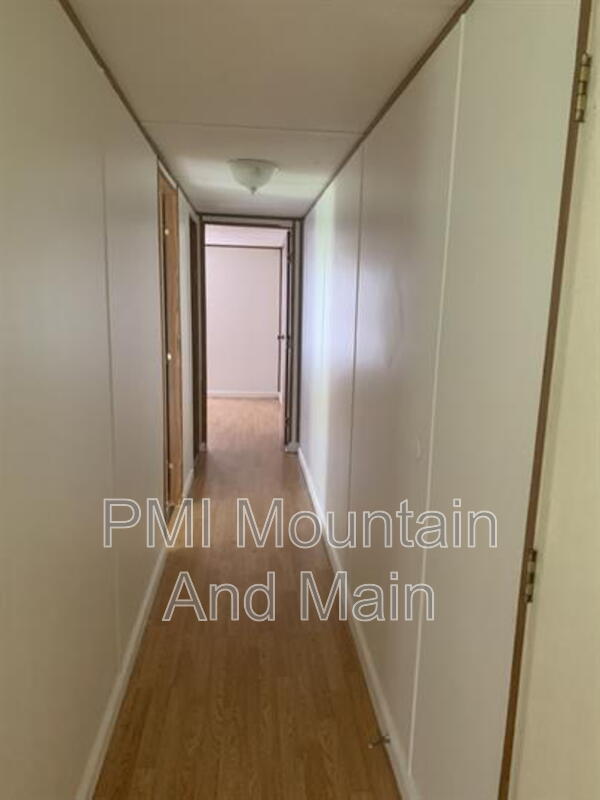 Building Photo - 38 Misty Mountain Way