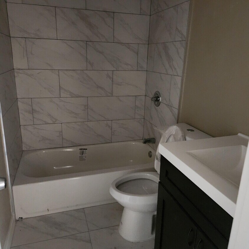 Foto del edificio - 225 NW 12th Ct