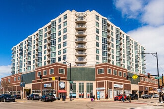 Building Photo - 1134 W Granville Ave