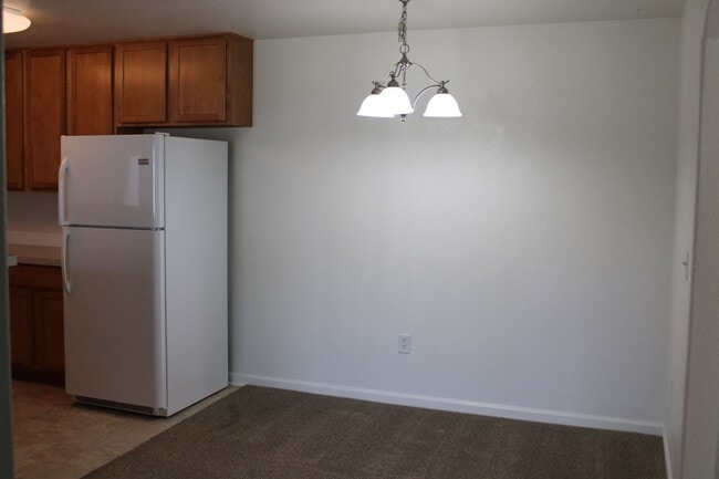 Building Photo - 4645 Hahns Peak Dr