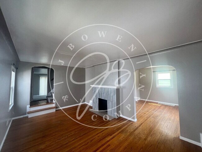 Foto del edificio - 4526 N Lockwood Ave