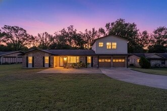 Building Photo - 2323 Breckenridge St