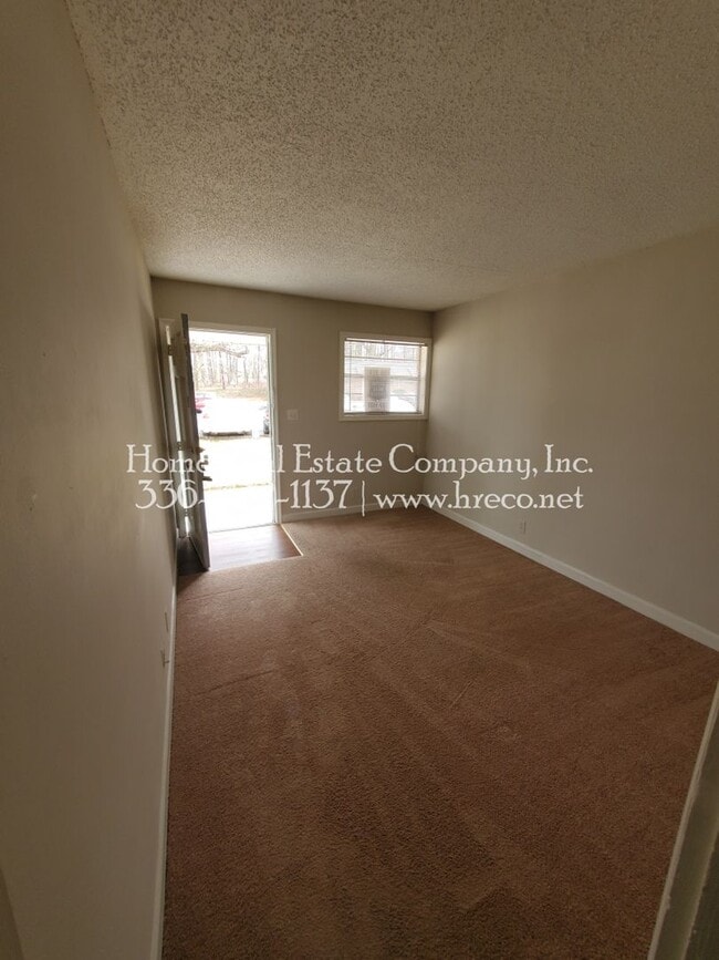 Photo - 135 E. Wall Street Apt #4
