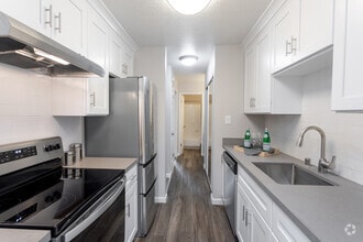 660 Kitchen - The Arbors