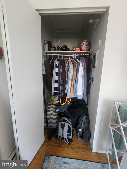 Building Photo - 322 S 11th St