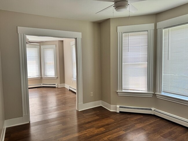 Building Photo - 189 E Bow St