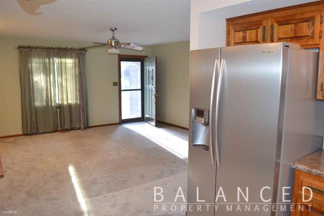 Building Photo - 3 br, 2 bath Duplex - 3644 SW Eveningside Dr