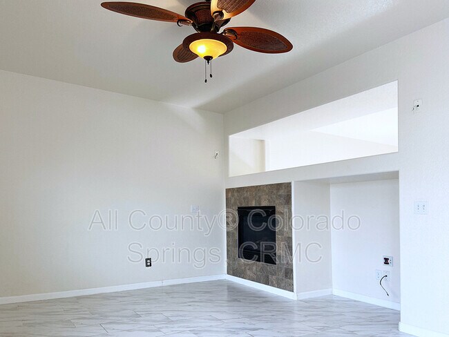 Building Photo - 8355 Cedar Chase Dr