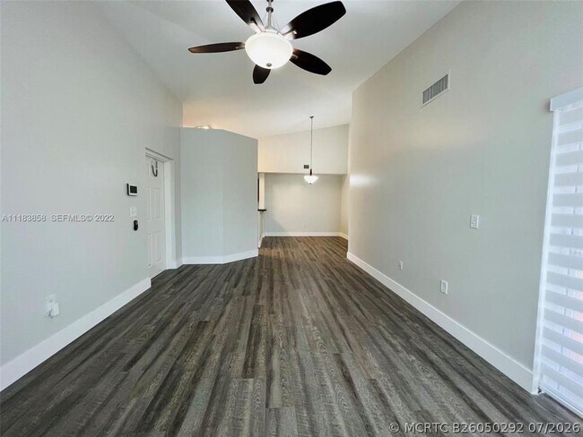 Building Photo - 6944 SW 39th St