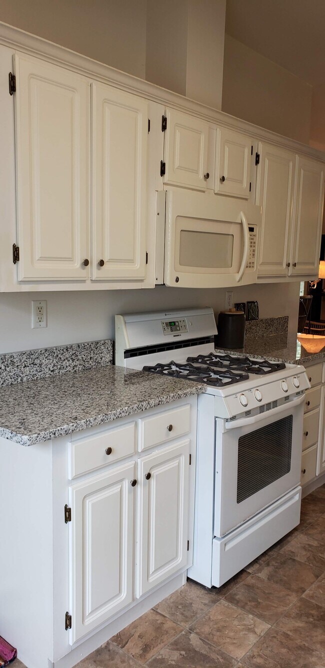 Foto del edificio - 7436 Cedar Grove Ln