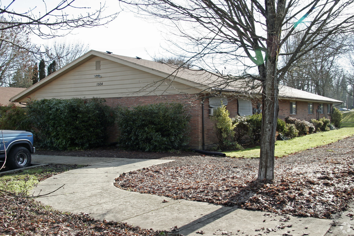 Building Photo - Forest Terrace Apartments