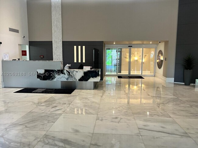 Foto del edificio - 3300 NE 192 St