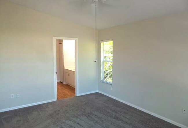 Foto del edificio - 209 S Heathwood Dr