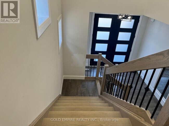 Photo du bâtiment - 1919 Fountain Grass Dr