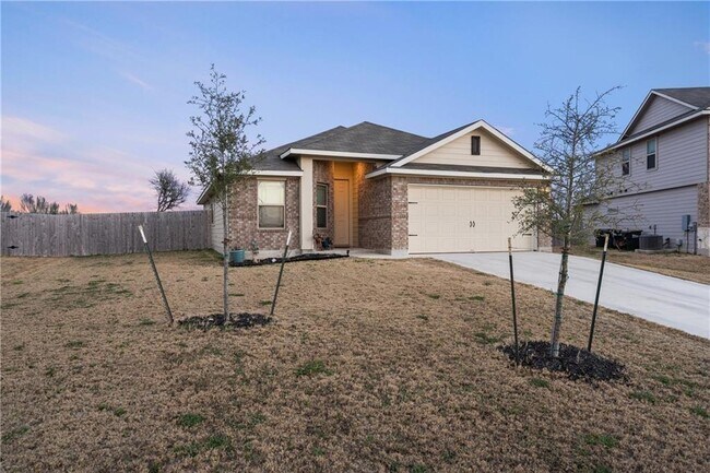 Building Photo - 112 Forest Moon Ln
