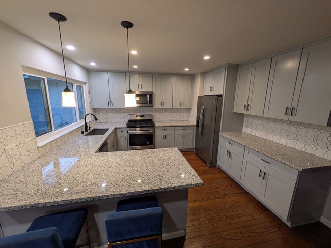 Building Photo - 822 Weaver Ln