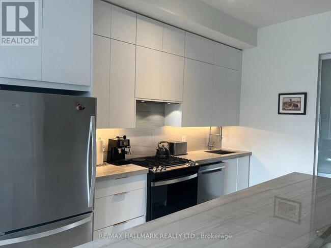 Photo du bâtiment - 495 Logan Ave