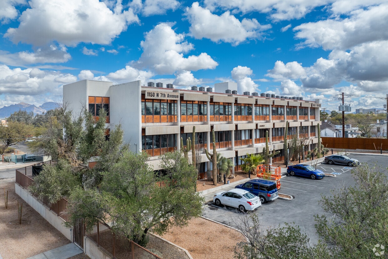 Primary Photo - 7th Avenue Lofts